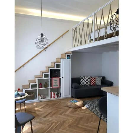 Lovely Downtown In Apartment Budapest