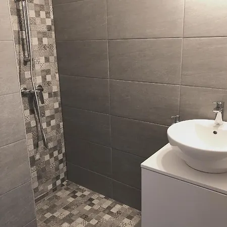 Lovely Downtown In Apartment